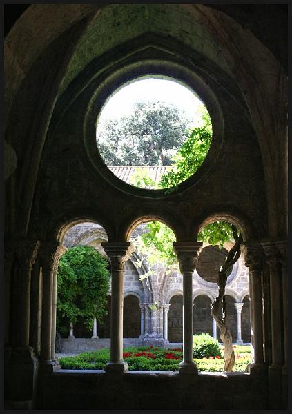 cloitre 4.jpg